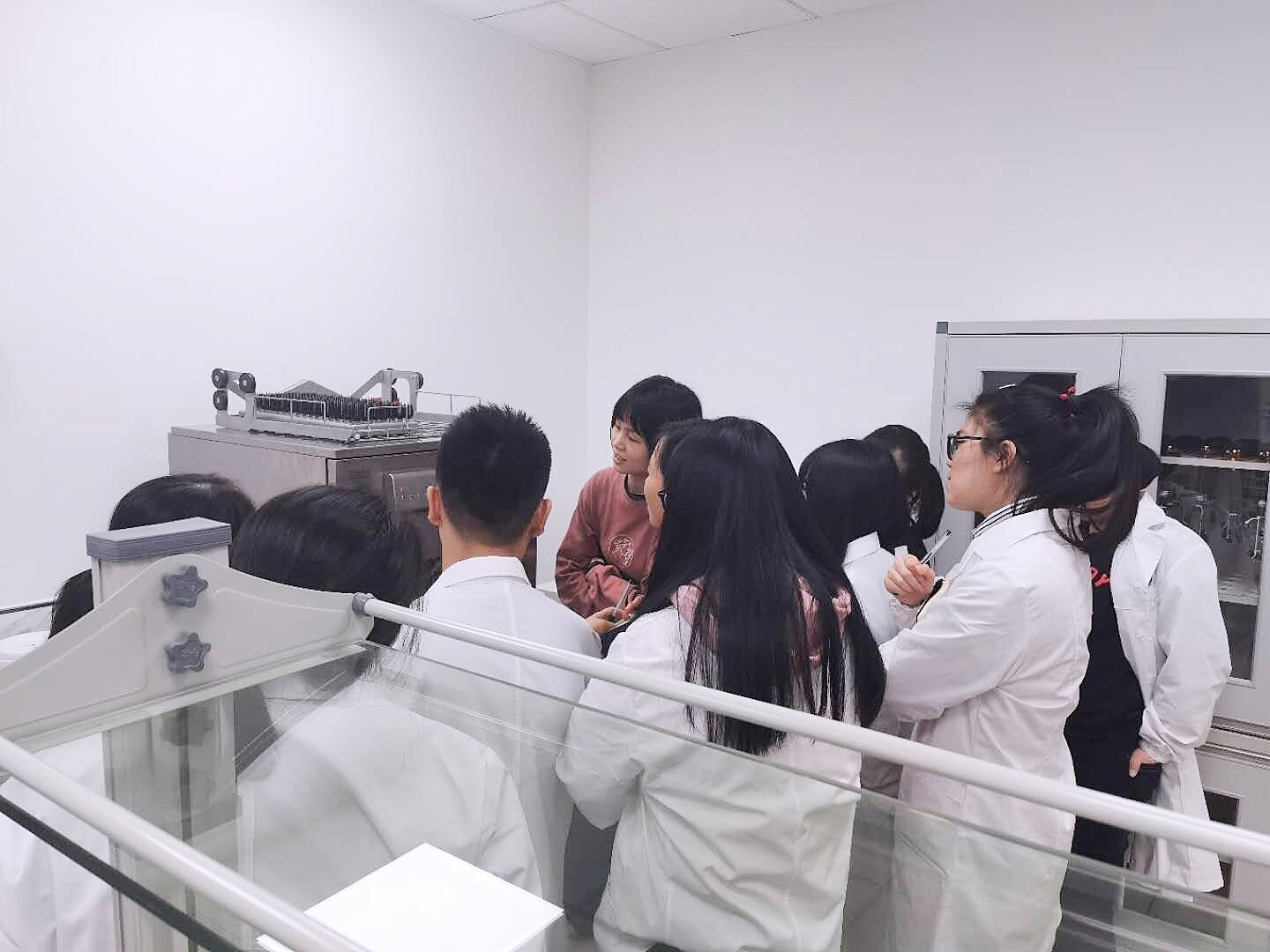 實驗室洗瓶機，管家般的瓶皿清洗烘干解決方案
